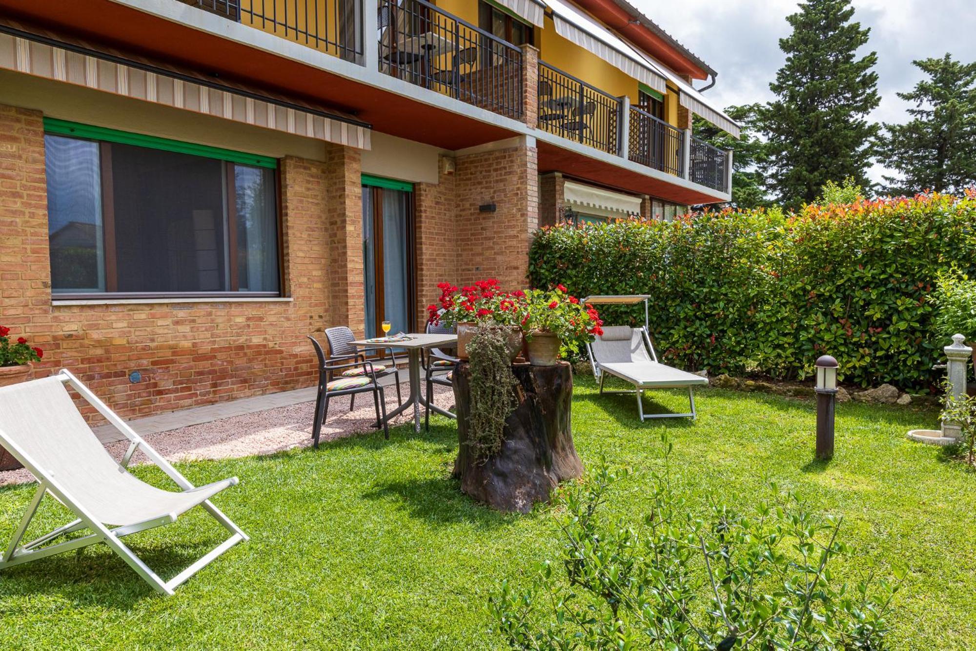 B&B La Cornice Σαν Τζιμινιάνο Εξωτερικό φωτογραφία